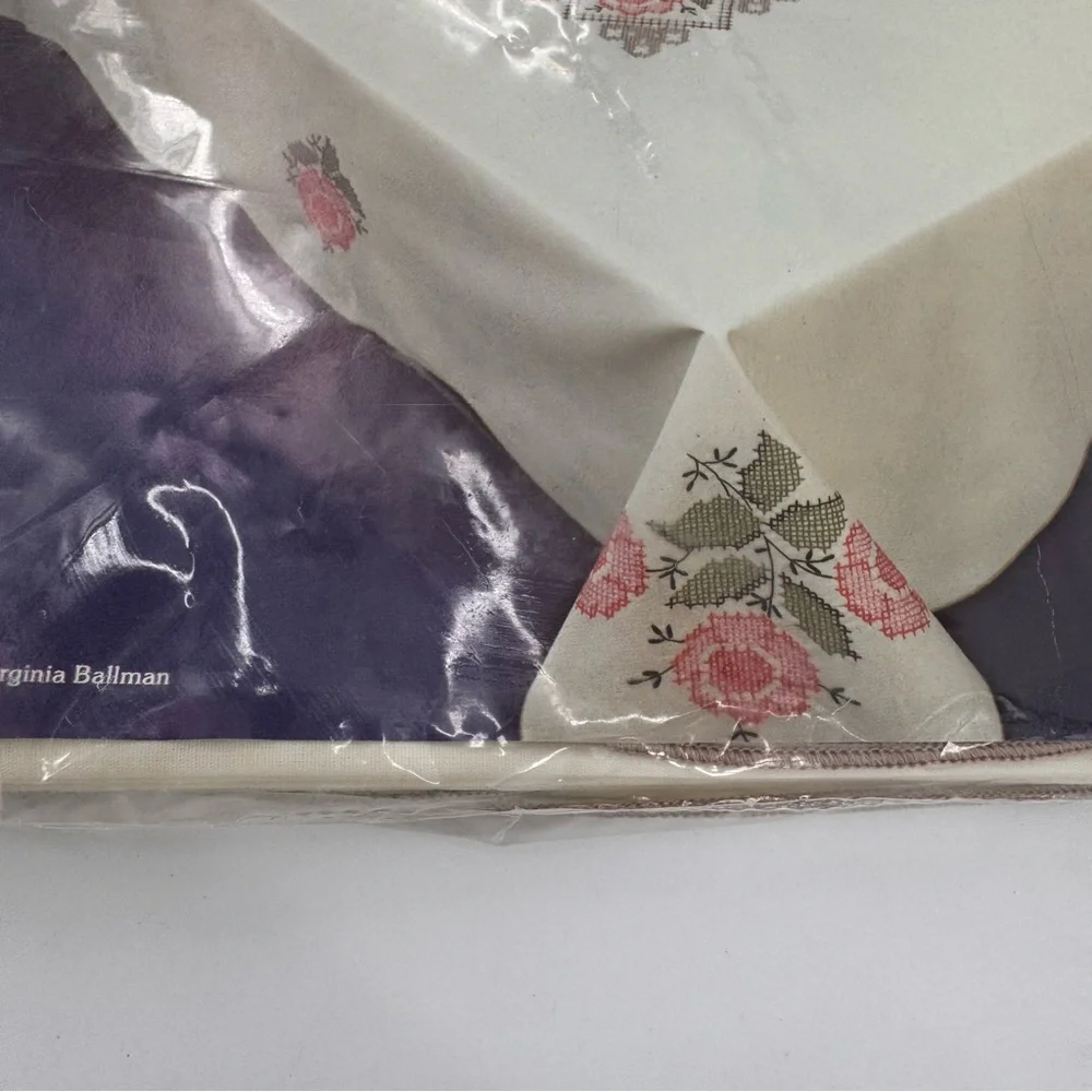 Vintage Paragon Cross Stitch Kit Tablecloth 0900 Rose Enchantment Embroidery New